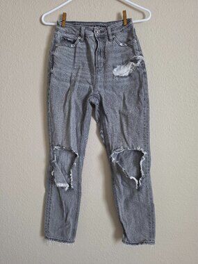 American Eagle Women's Distressed Gray Jeans Size 000 Short